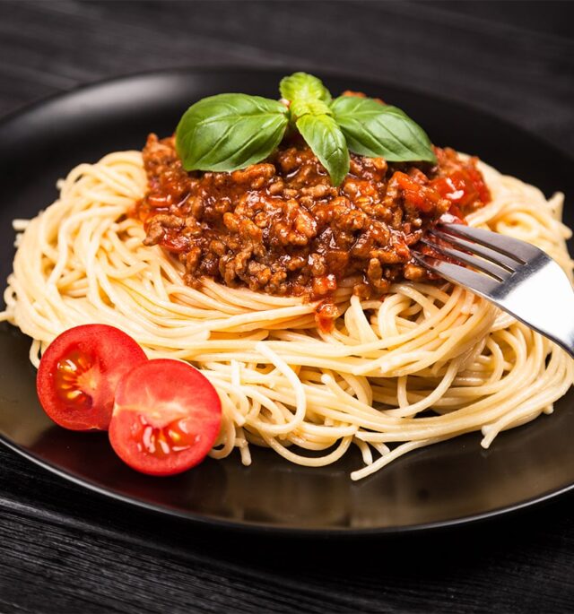 spaghetti bolognese in the plate
