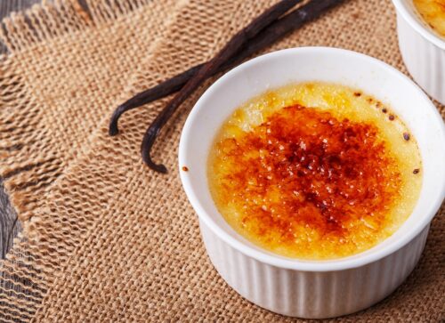 creme brule dessert in the bowl