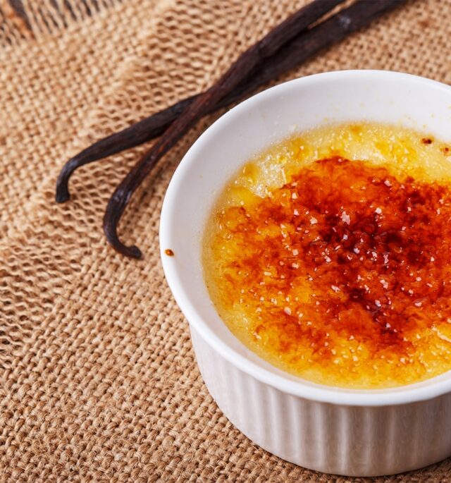 creme brule dessert in the bowl